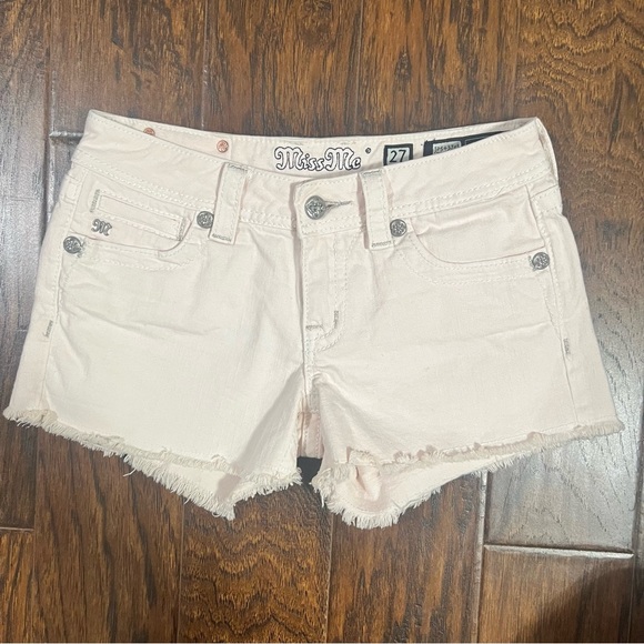 Miss Me Light Pale Pink Embellished Denim Shorts White Label Size 27 Distressed - Picture 12 of 14